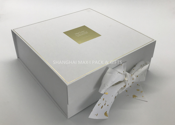 Çin Küçük / Büyük Düz Beyaz Karton Kapaklı Hediye Kutuları Şerit Yay Altın Folyo Sıcak Damgalama Tedarikçi